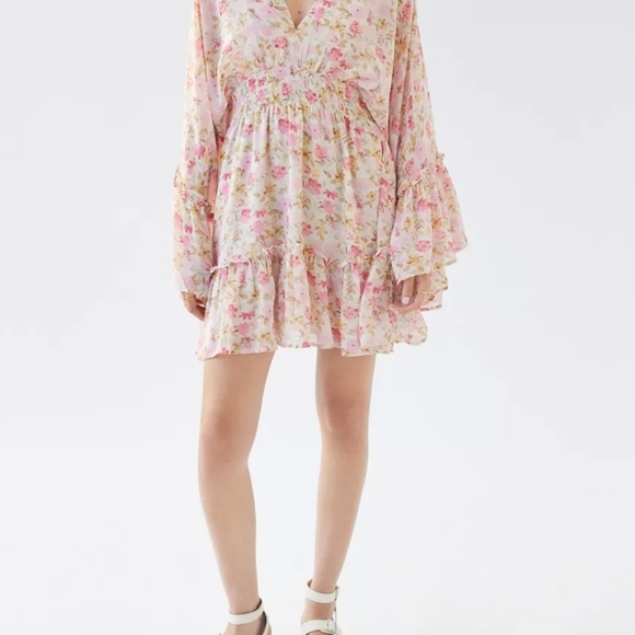 Dress Forum Boho Chic Fine Romance Floral Mini Dress With Bell Sleeves - Picture 2 of 9